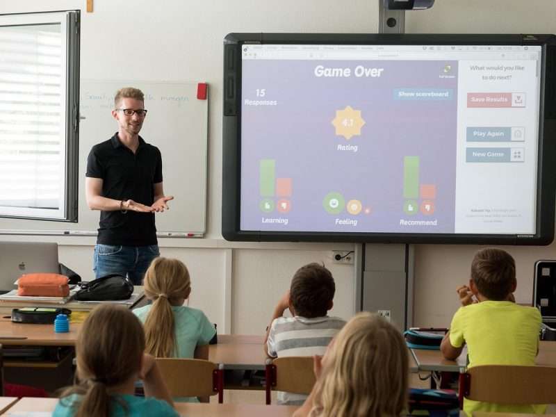 učiti djecu o novcu